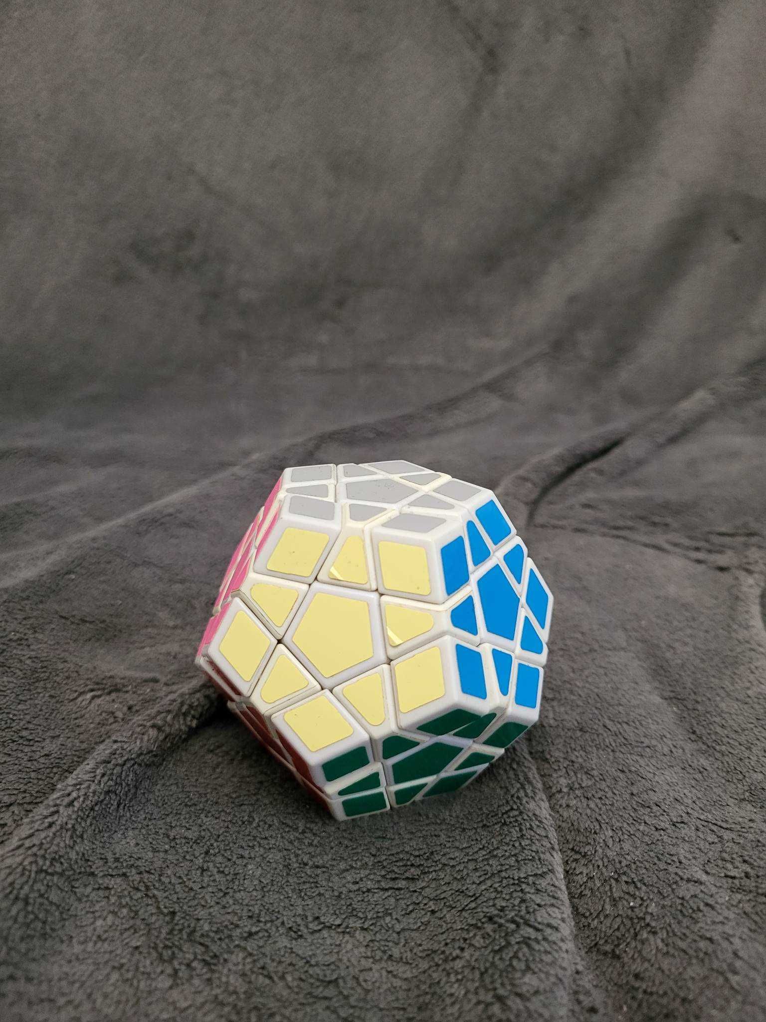 Kostka Megaminx - układanka