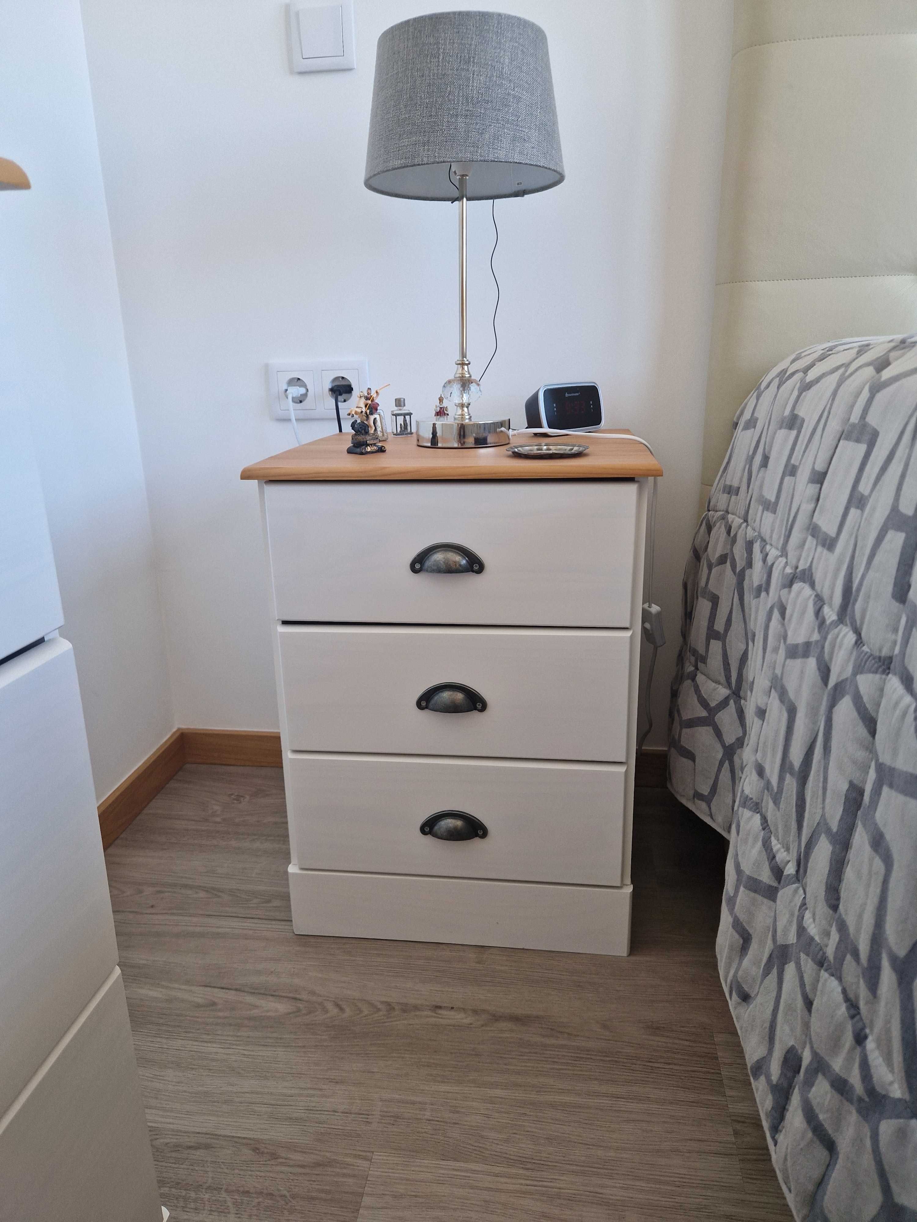 Mesa de Cabeceira