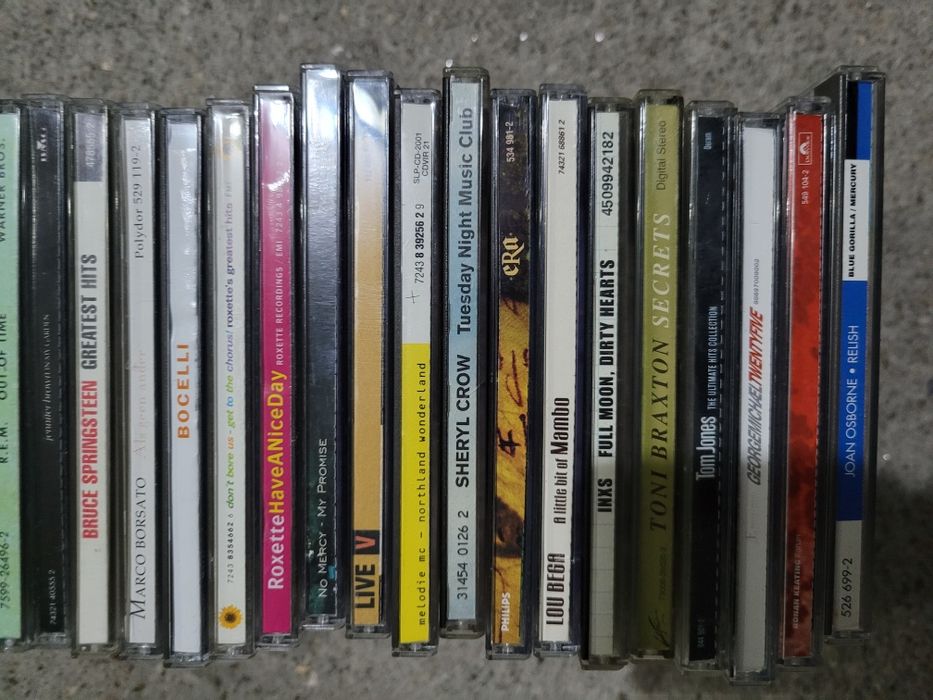 82 cds de música