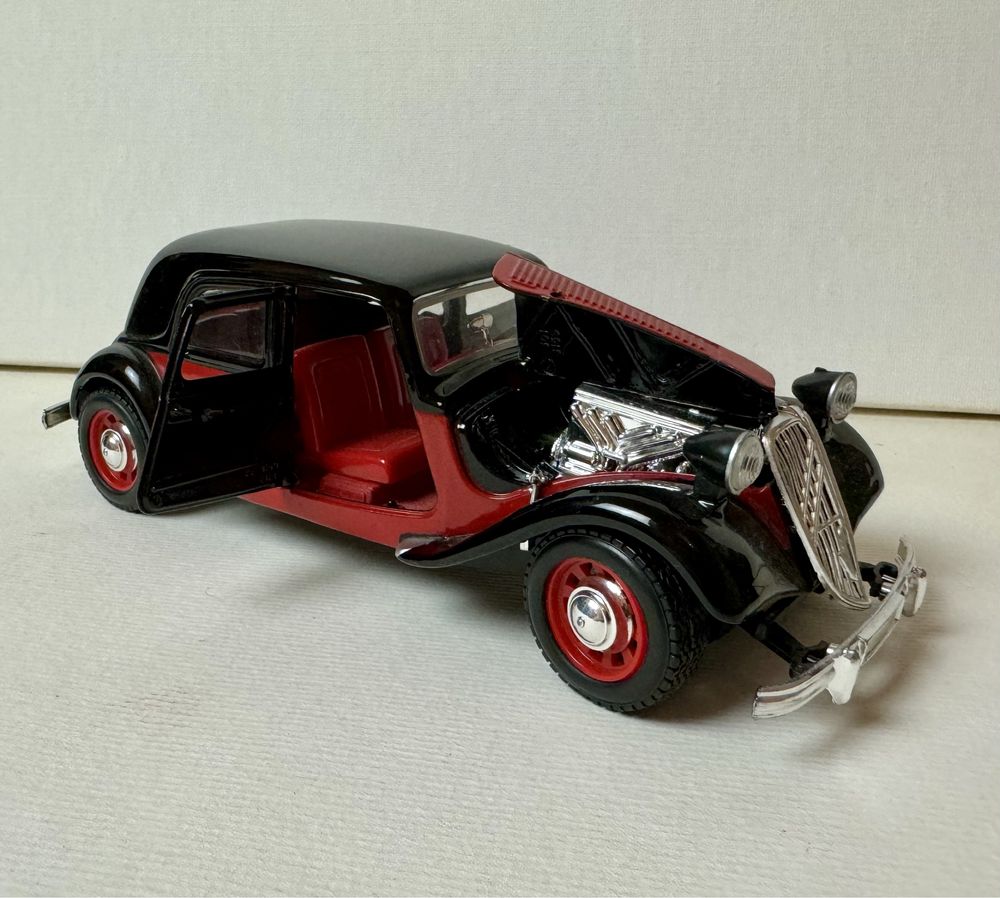 Автомодель Bburago Citroen, Jaguar 1:24