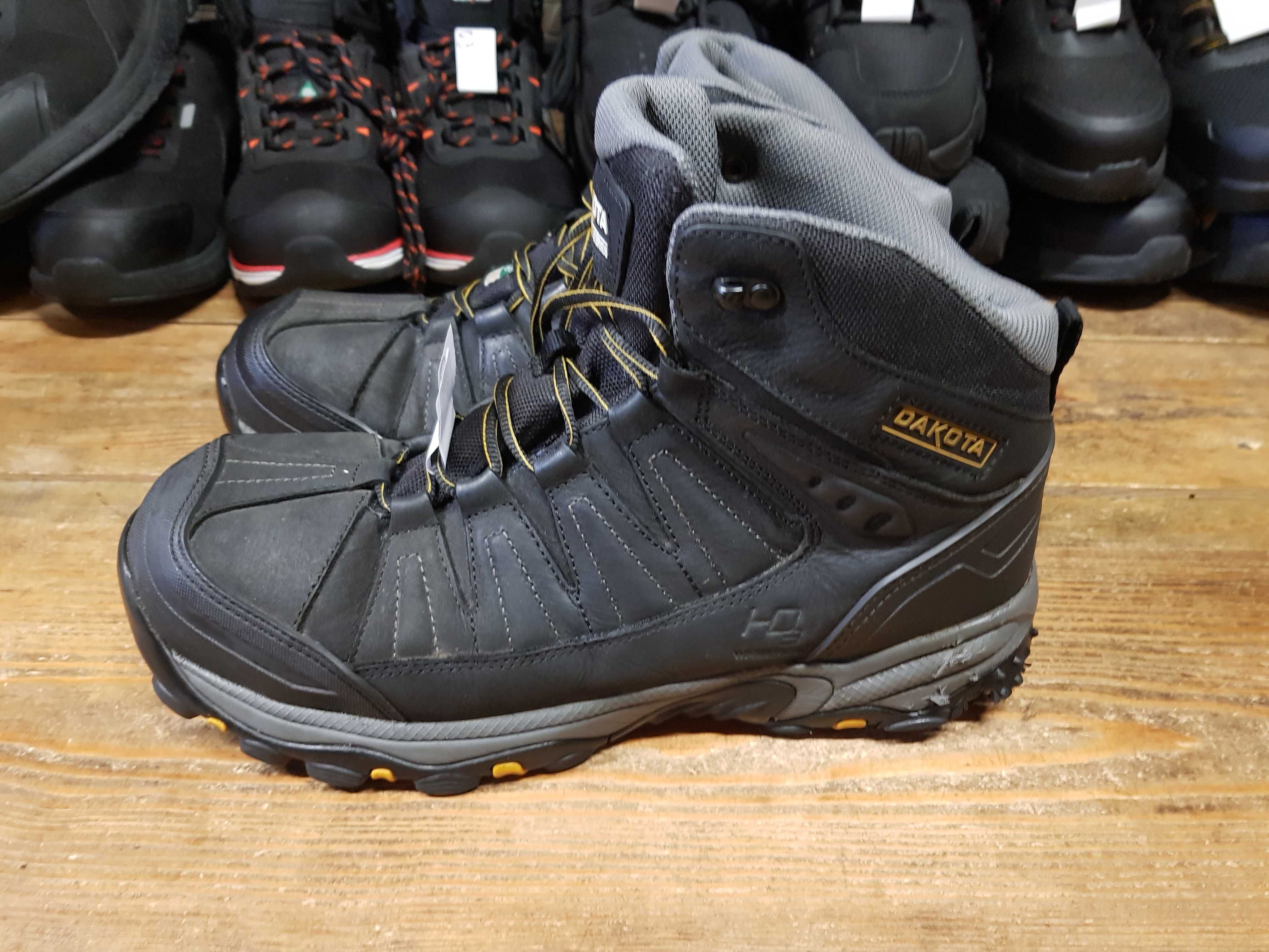 Buty robocze DAKOTA rozm 45 wkl 30 cm S3