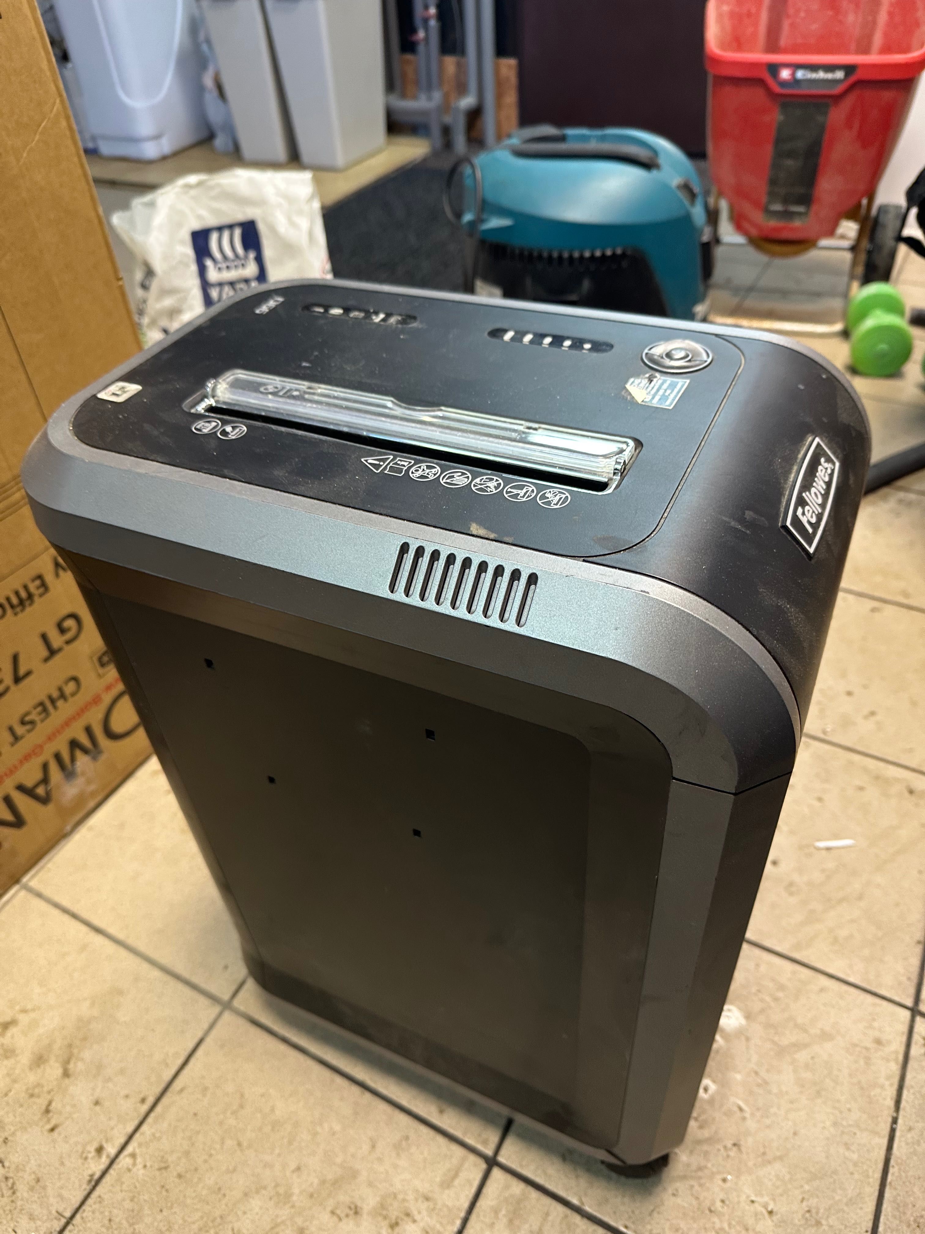 Używana niszczarka  FELLOWES 99 Ci