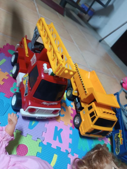 Brinquedos variados