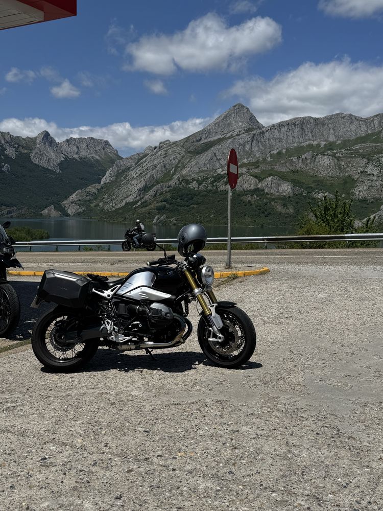 Bmw Nine T 1200.
