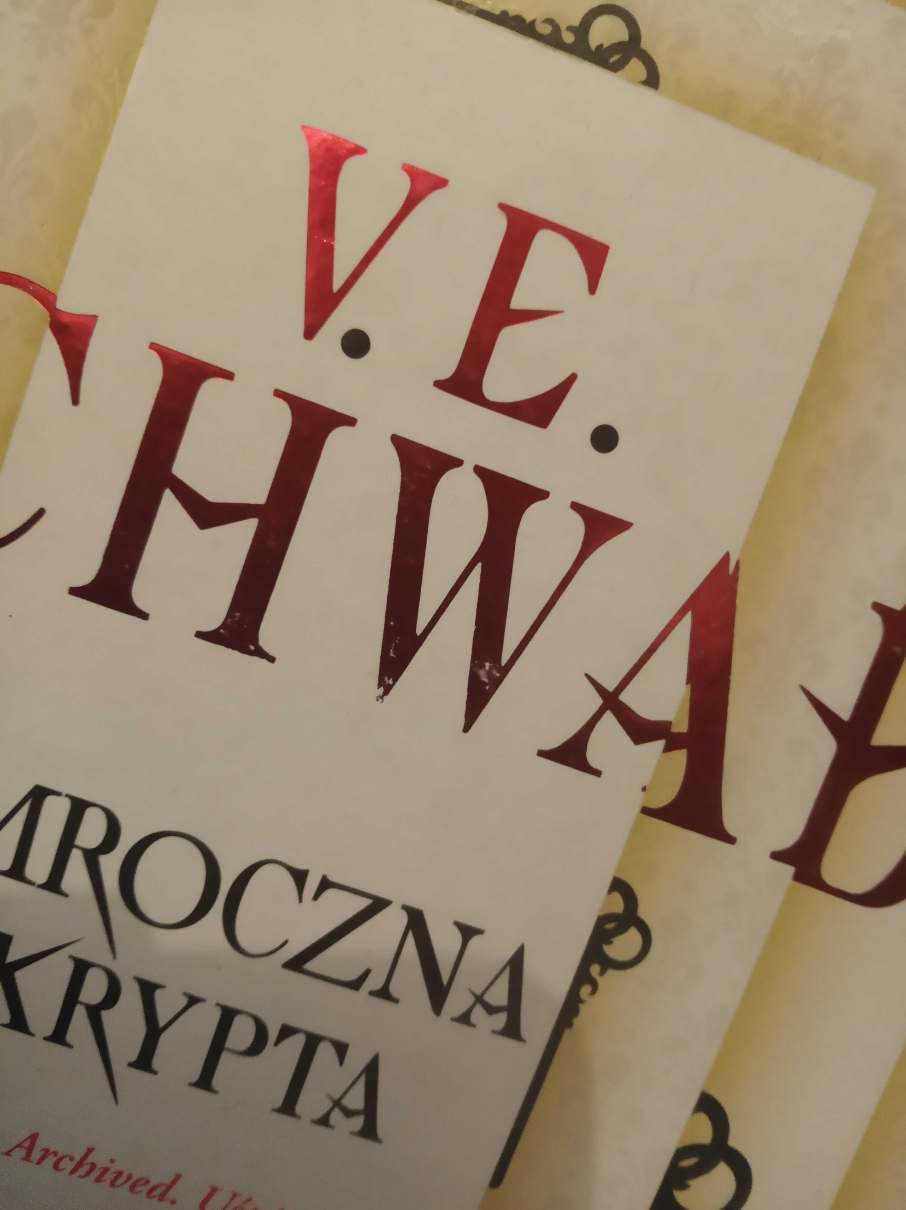 Książka - "Mroczna krypta" V.E. Schwab