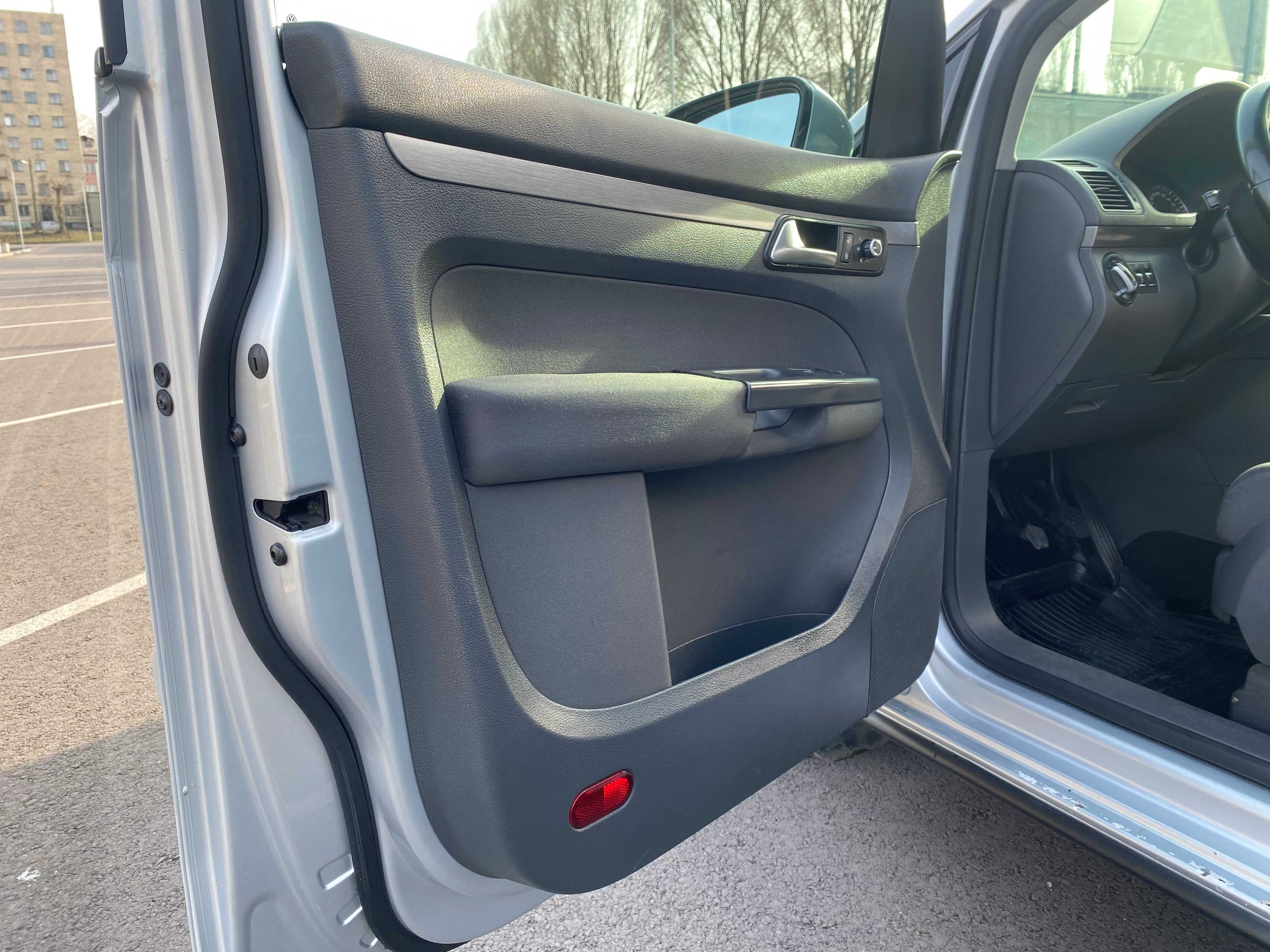 Volkswagen Touran 2013