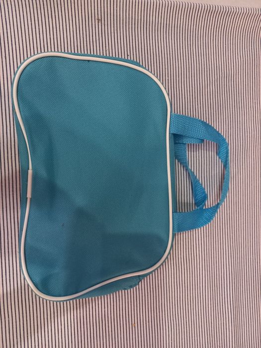 Bolsa frozen em óptimo estado 15x 24 cm