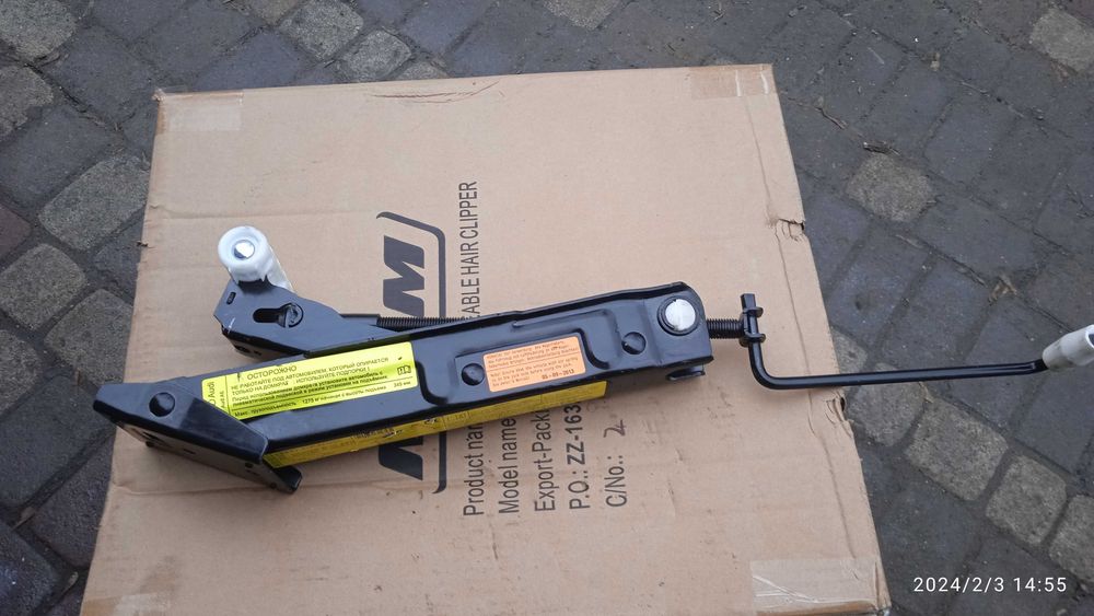 Домкрати автомоб. оригін. - Audi, Seat, Skoda, Volkswagen,Reno