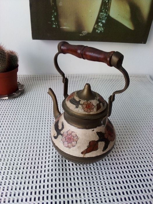 Chaleira em latão com pintura à mão