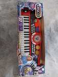 Keyboard elektroniczny firmy Simba