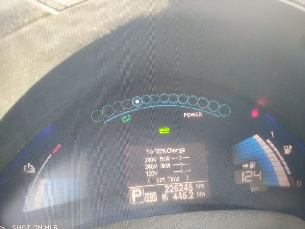 Продаж авто Nissan leaf 2013