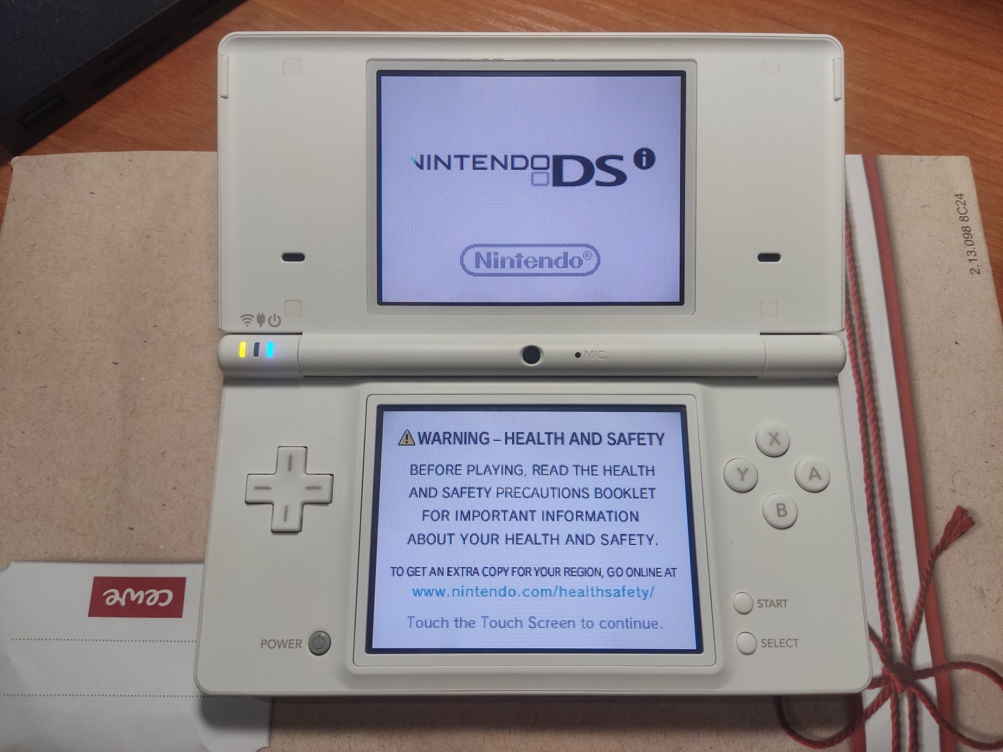 Nintendo DSi – biały – białe paski na ekranie