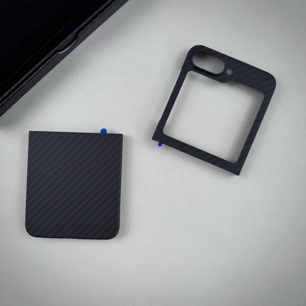 Карбоновый чехол Galaxy Flip 6