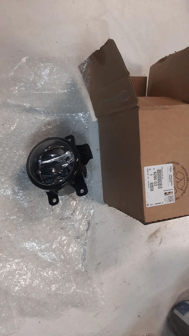 HALOGEN L=R DACIA FORD OPEL PEUGEOT CITROEN FIAT 89211690