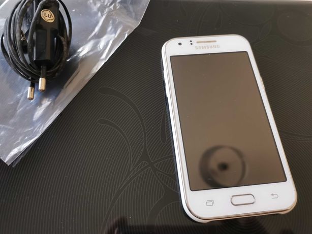 Smarphone Samsung Galaxy J1 Desbloqueado como novo