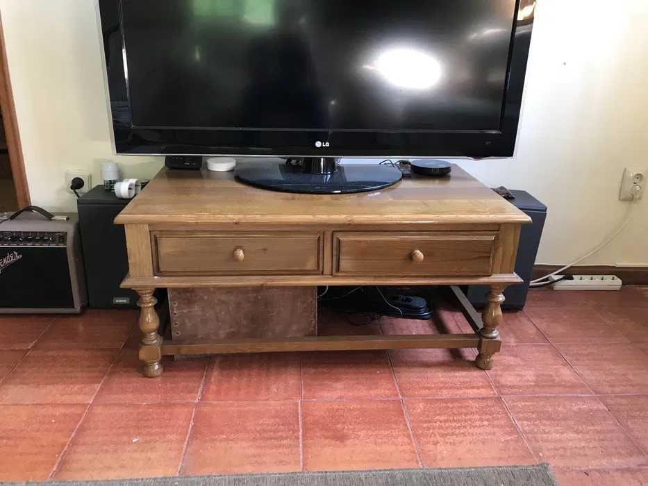 Mesa baixa de sala para televisão e Mesa de sofa em madeira