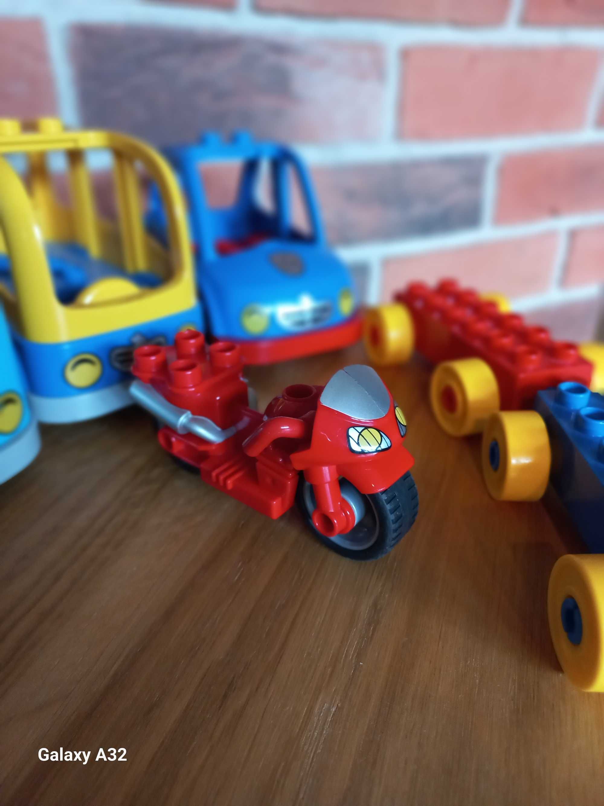 autka, motocykl, samolot, autobus Lego DUPLO