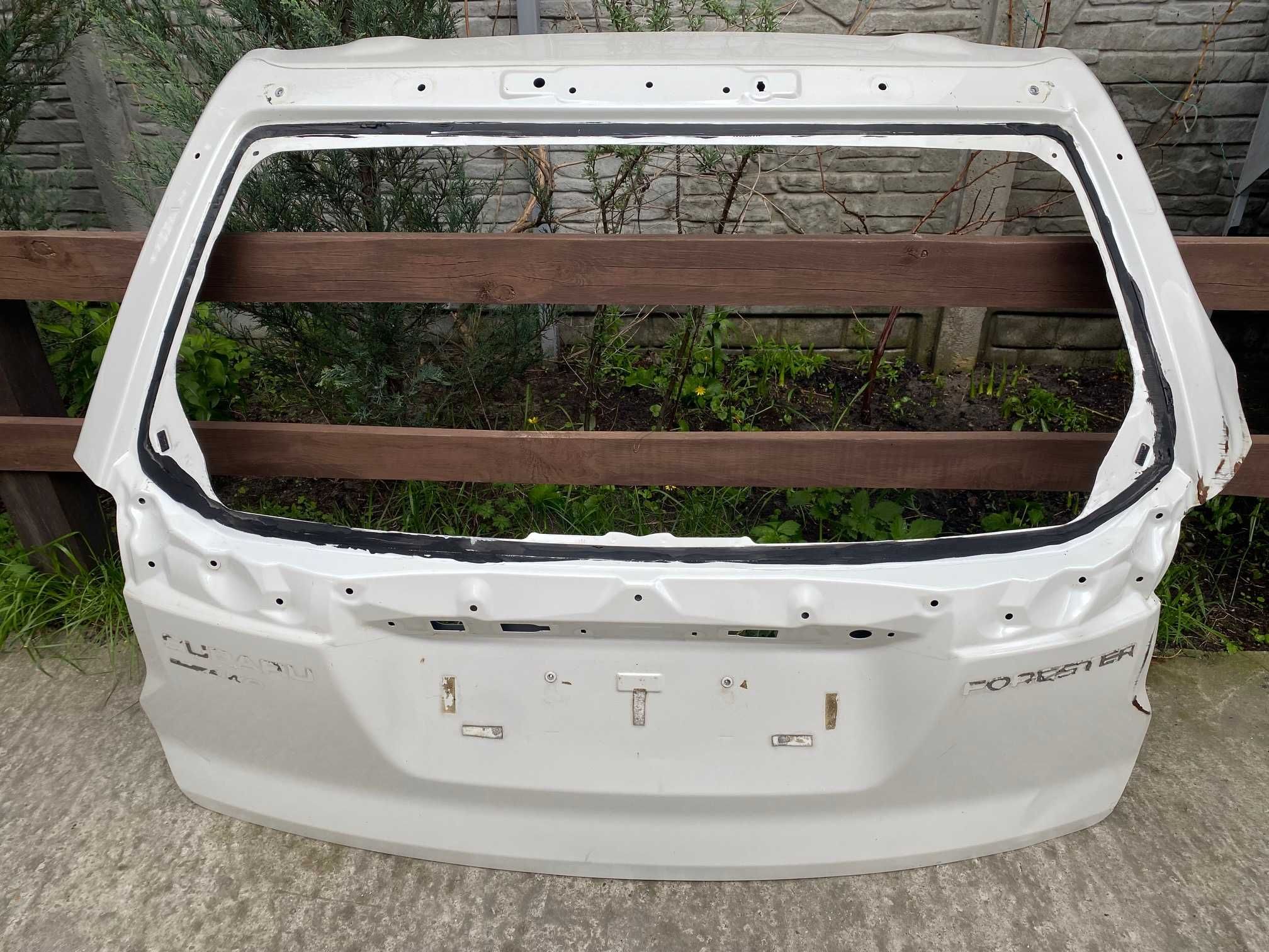 Крышка багажника (ляда, задняя дверь) Subaru Forester SJ 14-