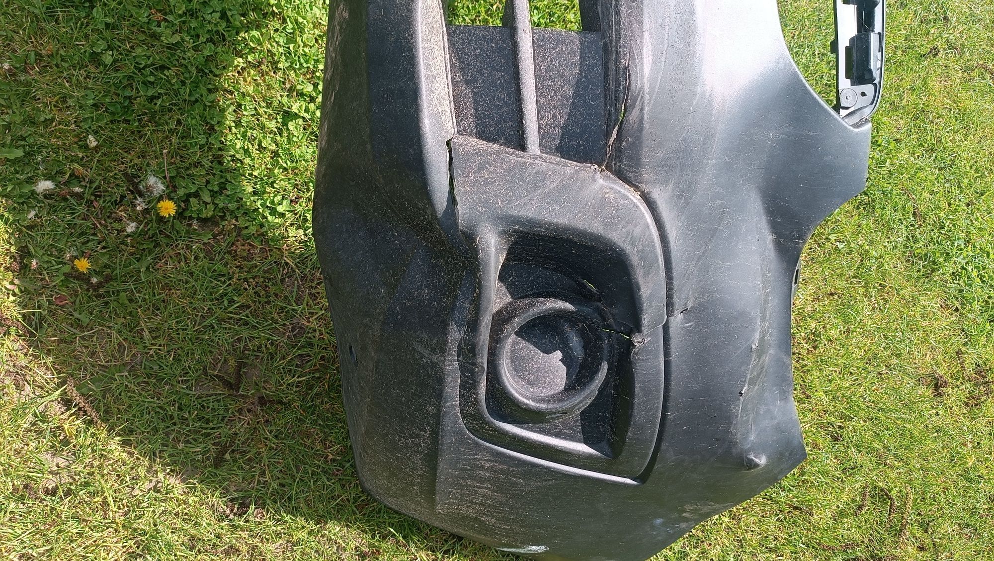 Zderzak przód Opel Combo D