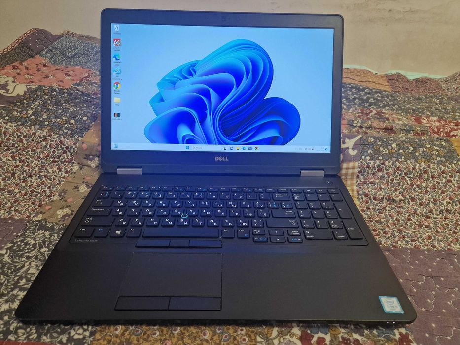 Dell 15 E5590/IPS/Core i5-8350U/8Гб.DDR4/SSD256GB/UHD630 2GB