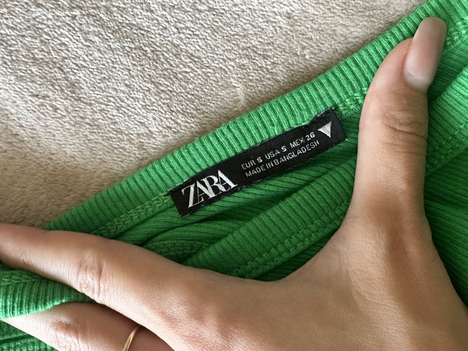 Асиметричне плаття по фігурі ZARA