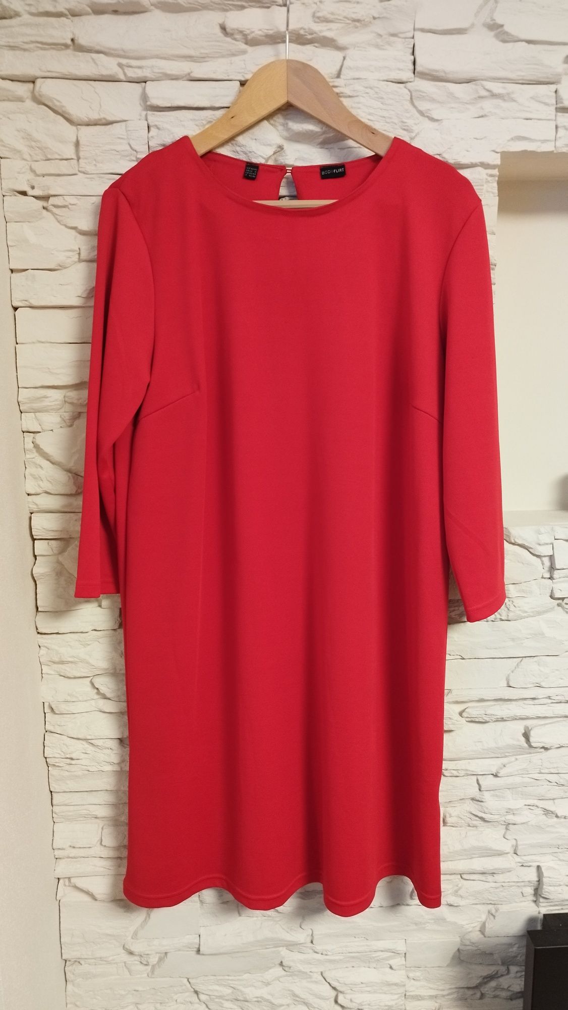 Czerwona prosta sukienka z dżerseju 40/42 Bonprix