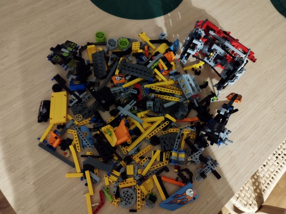 LEGO Technics kilka 1.7 kg - zestawów