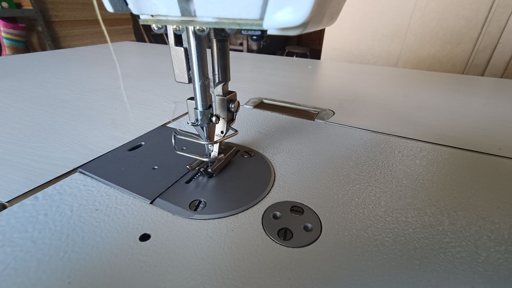 Maszyna do szycia ZOJE ZJ0303L-3-BD