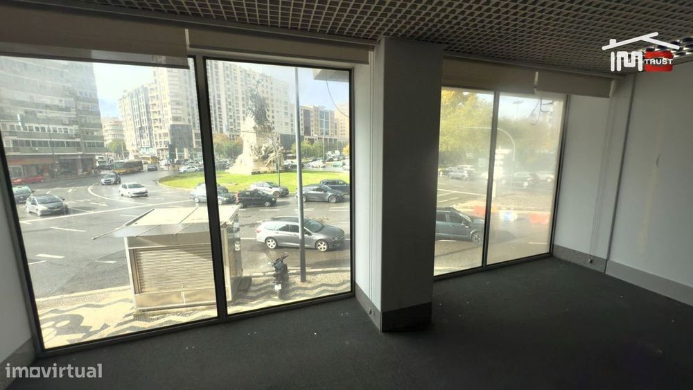 Fantástico Escritório 3 Pisos Situado junto à Rotunda do Campo Gran...