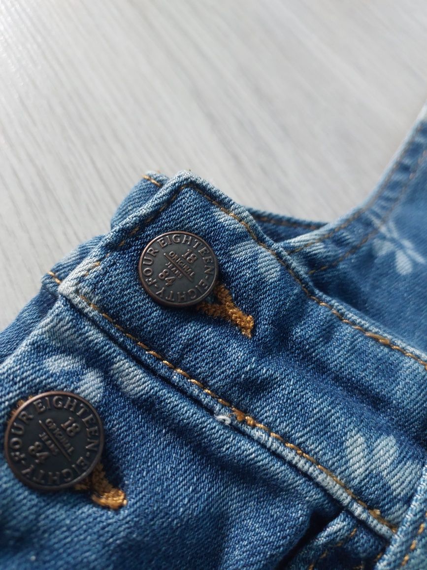 110 spodnie spodenki ogrodniczki szelki jeans jeansy dziewczynka