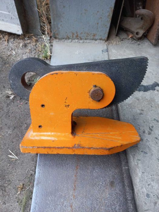 Захват по металу 2,5 т.