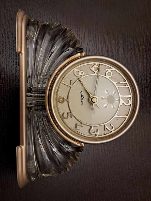 Годинник настільний