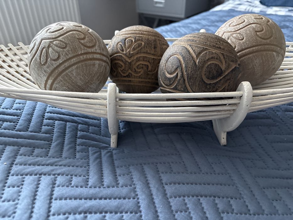 Drewniana misa na dekoracje lub owoce