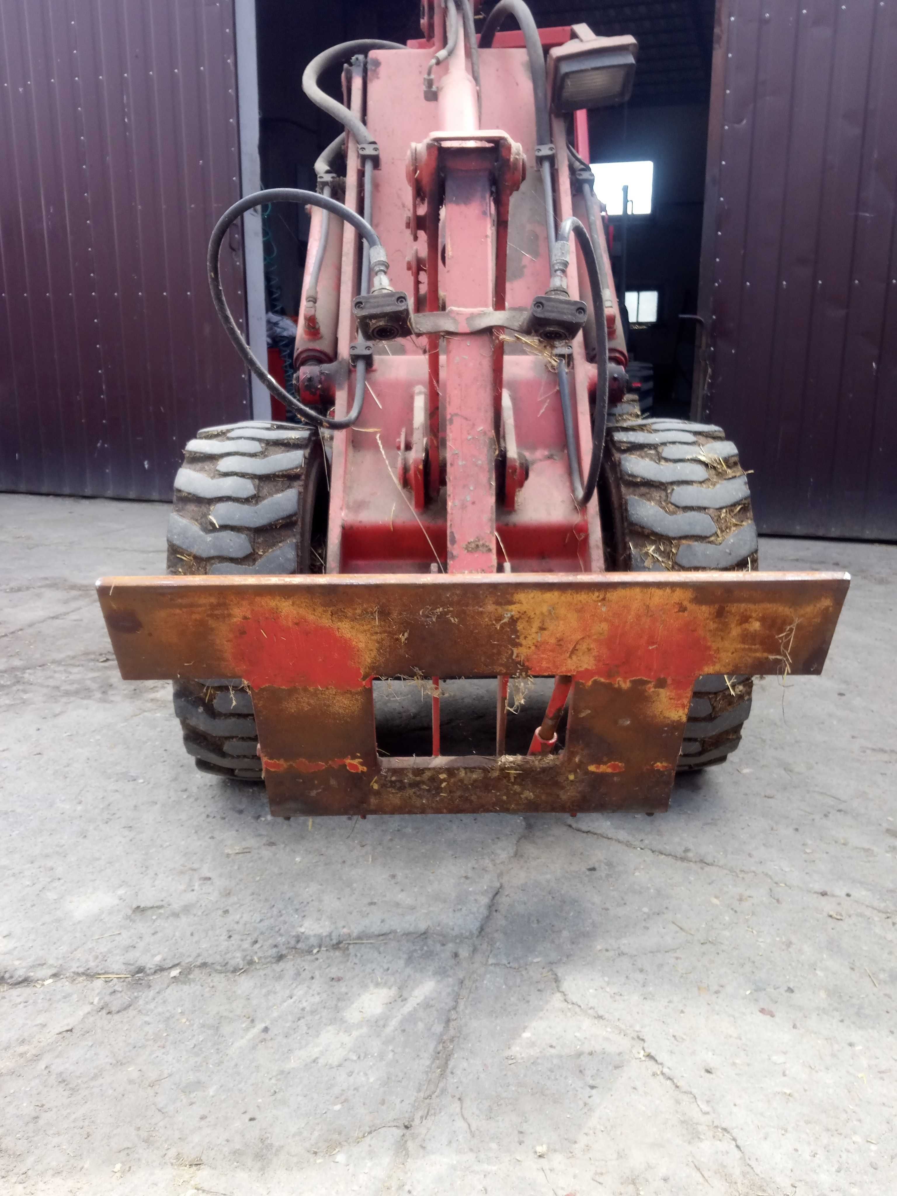 Weidemann 811 DM