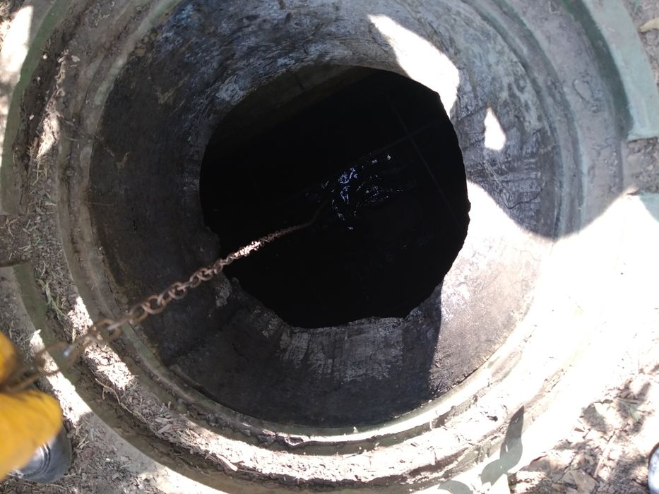 Чистка сливных выгребных ям строительство ям илосос септик откачка ям