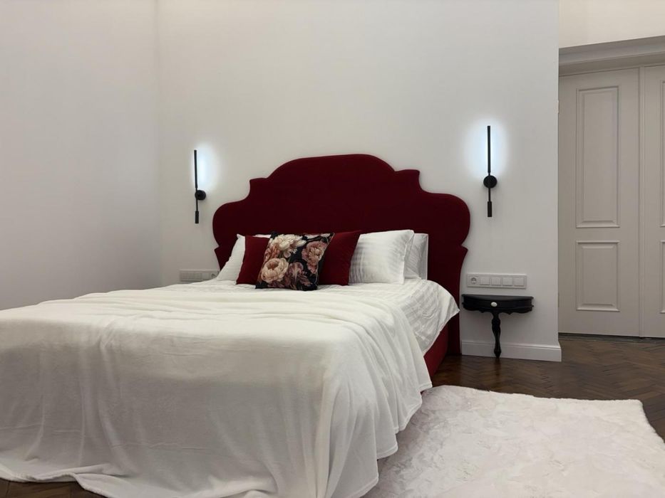 Продаж дизайнерської 3кімн. квартири в центрі Львова біля парку Франка