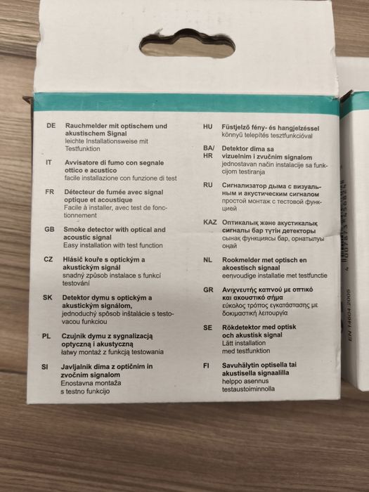 Czujnik dymu z sygnalizacją optyczną i akustyczną