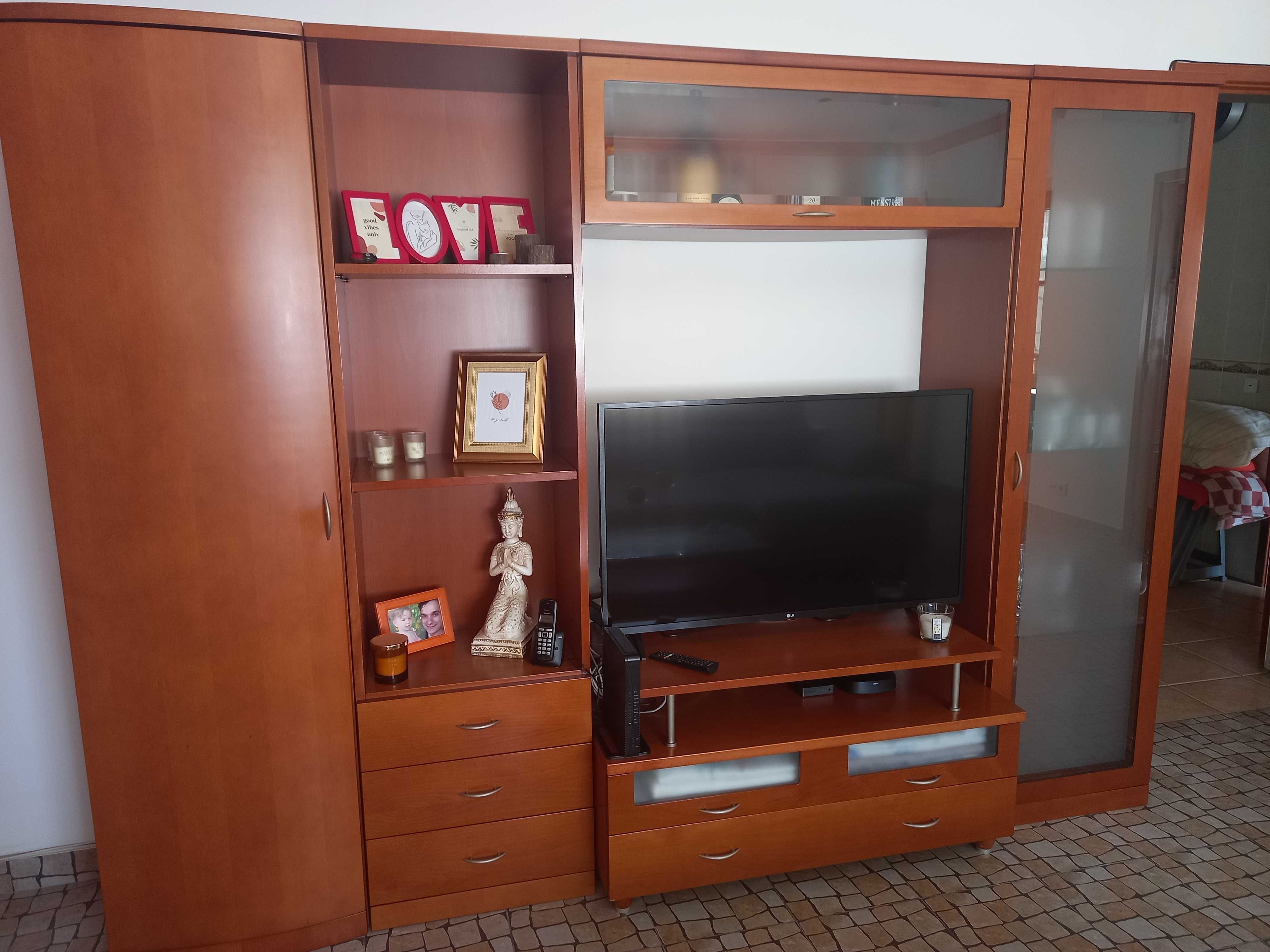 Conjunto Móvel de Sala e Mesa