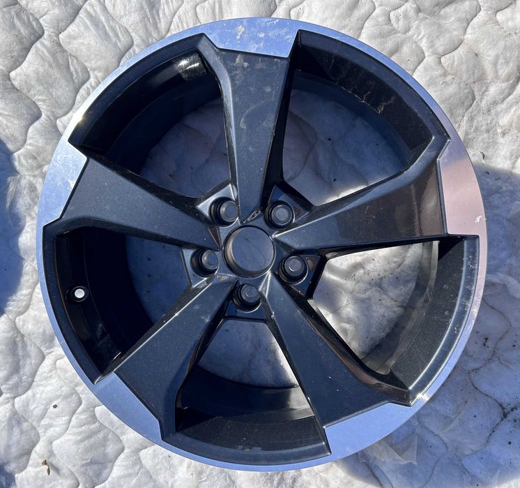 Felga aluminiowa 8Jx19 Audi A3 RS3 5x112 ET49 używana