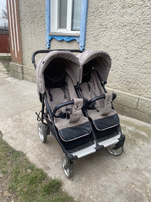 Коляска CARRELLO Connect доя двійні