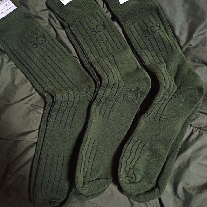 У продажу чоловічі шкарпетки.