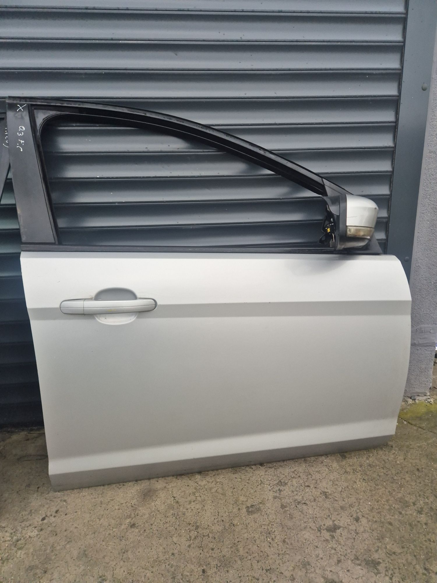 Drzwi ford focus mk2 lift kod lakieru 03