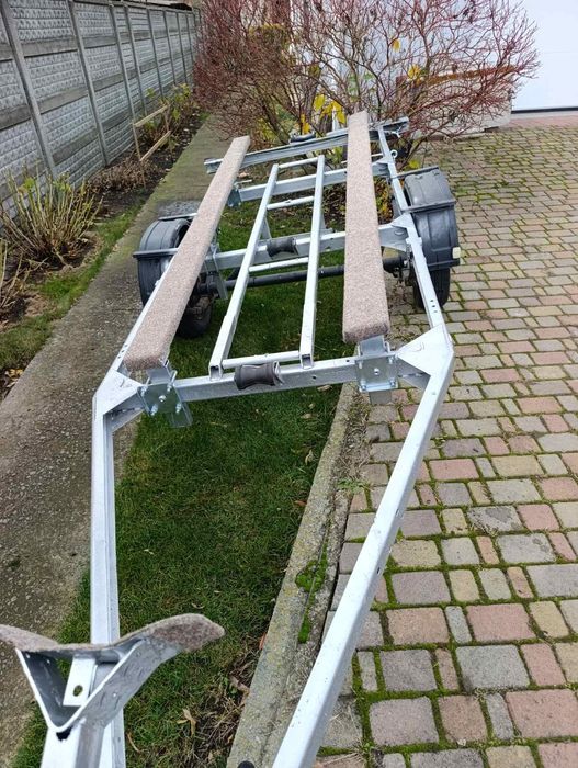 Лафет для лодки.