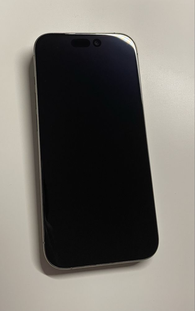 Iphone 15 Pro igual a novo