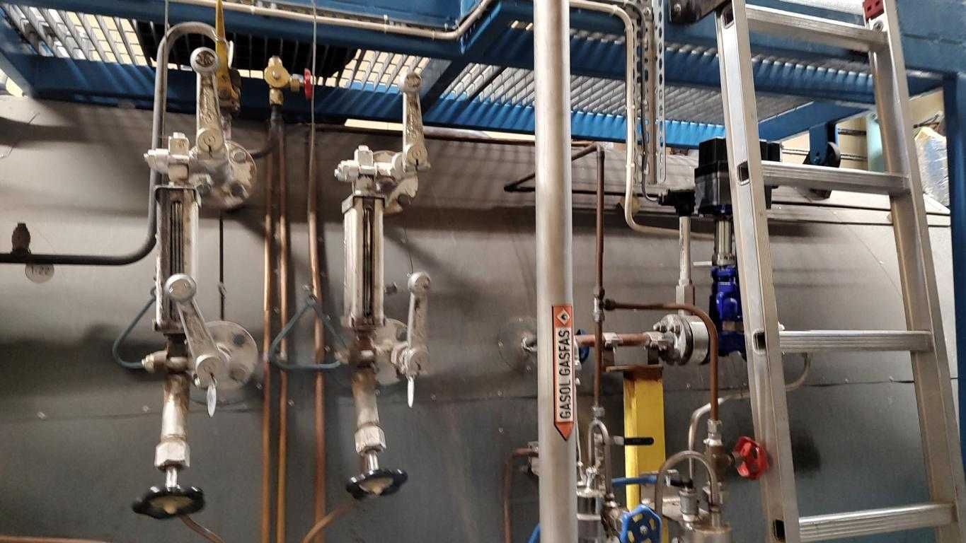 Generator pary: VEA mod. UNIVEX 25G H13 + system uzdatniania
wody