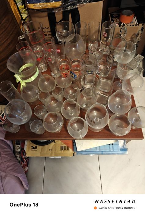 Conjunto de copos e jarros