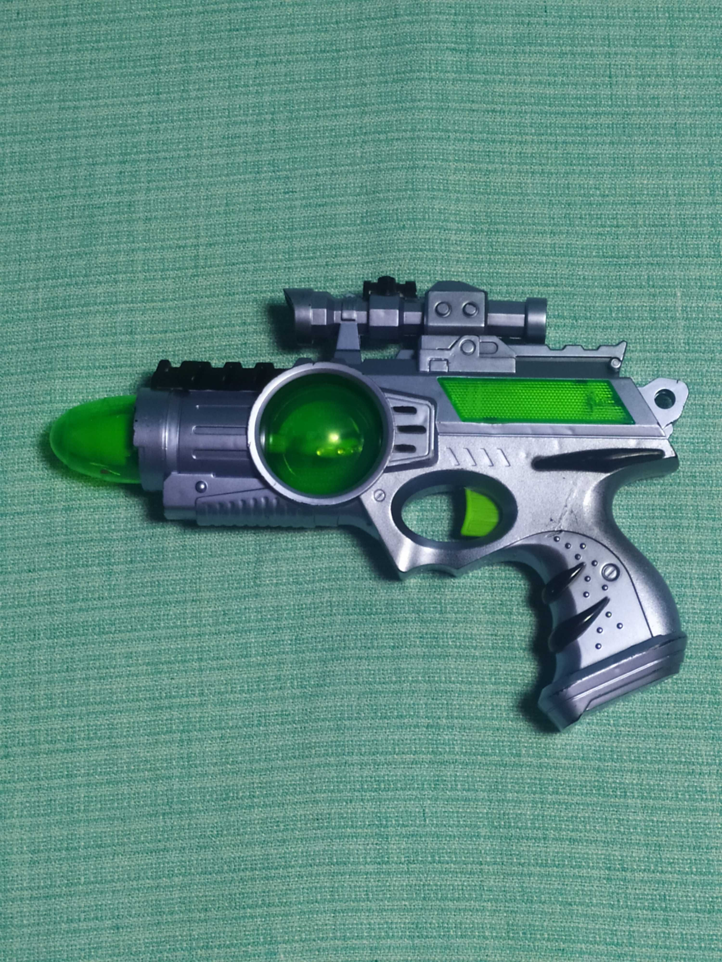Пистолет детский игрушечный
