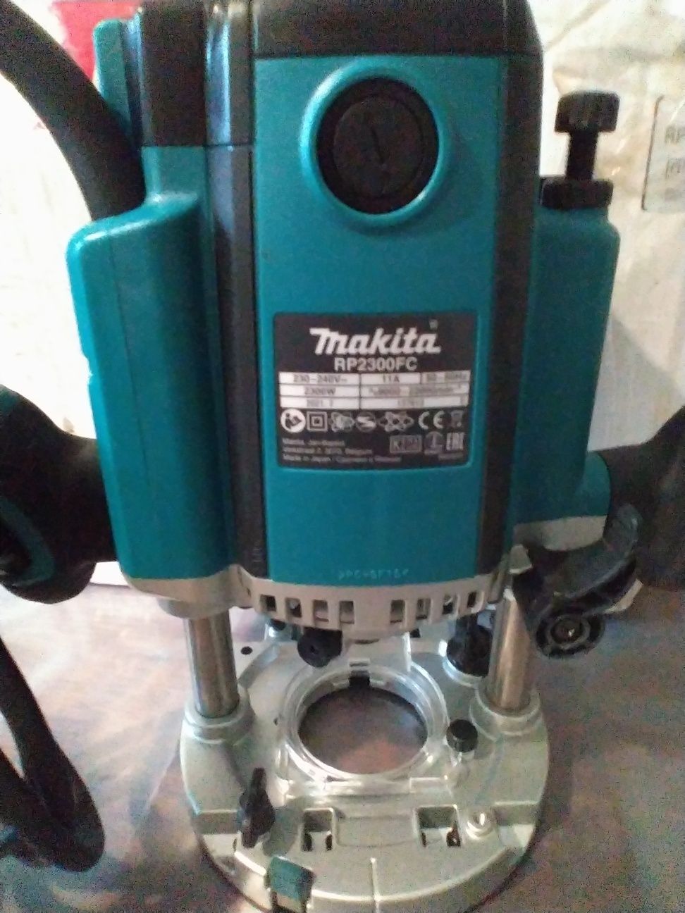 Makita rp2300FCX фрезер rp2301