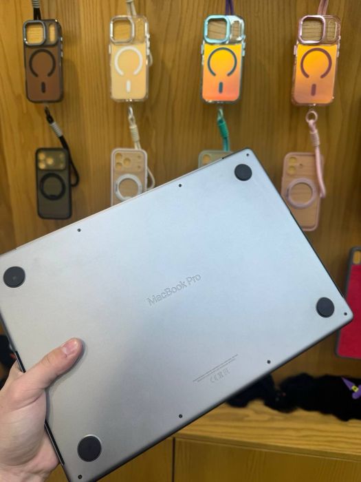 Macbook pro 14ʼ m1 max 32/1Tb