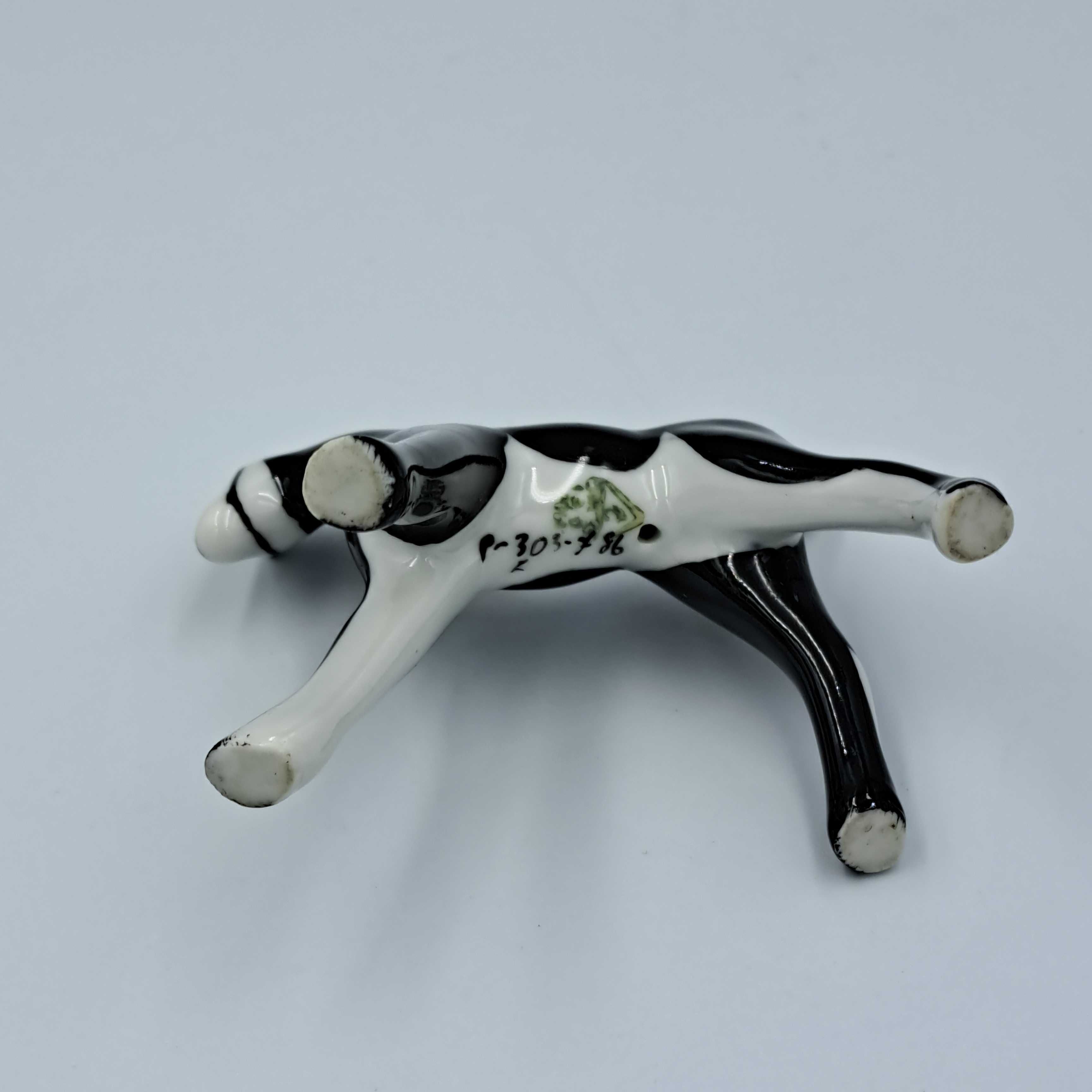 Porcelanowa figurka źrebaka, proj. Zdany Kosickiej, Ćmielów, New Look